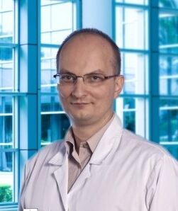 Dr. Dániel parazitológus